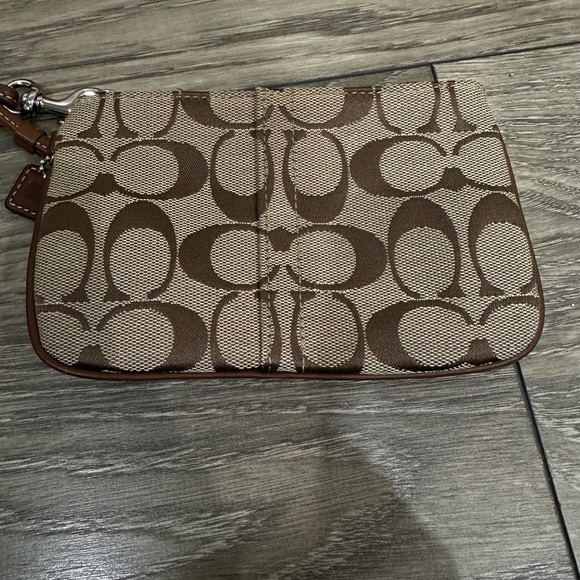👜👜Vintage Coach Wristlet - Signature C Print Pattern - Picture 2 of 7